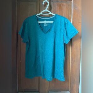 Nike dri fit women's extra large short sleeve green v neck top